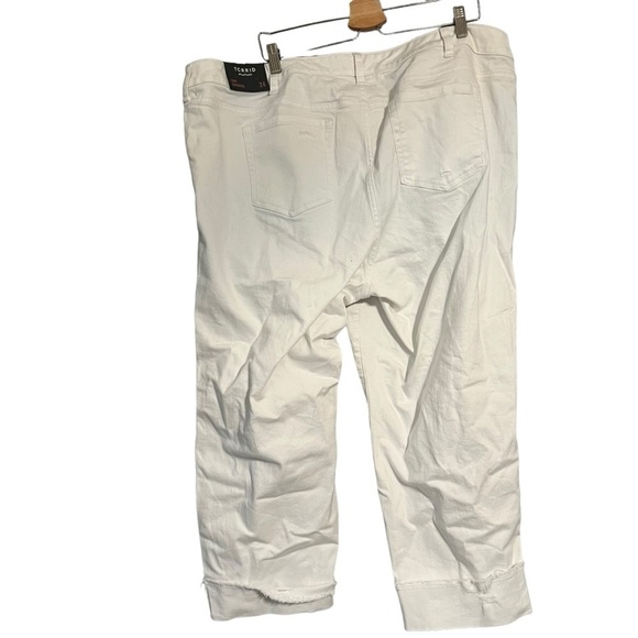 Torrid White Jean Distressed Crop Boyfriend
Straight Stretch Mid-Rise Jean new - Picture 8 of 8